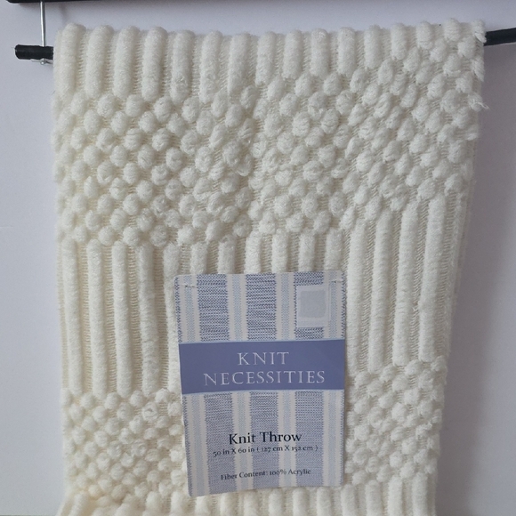 Ivory Knit Throw - Picture 2 of 4